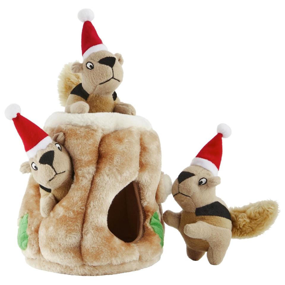 outward-hound-holiday-hide-a-squirrel-puzzle-dog-toy