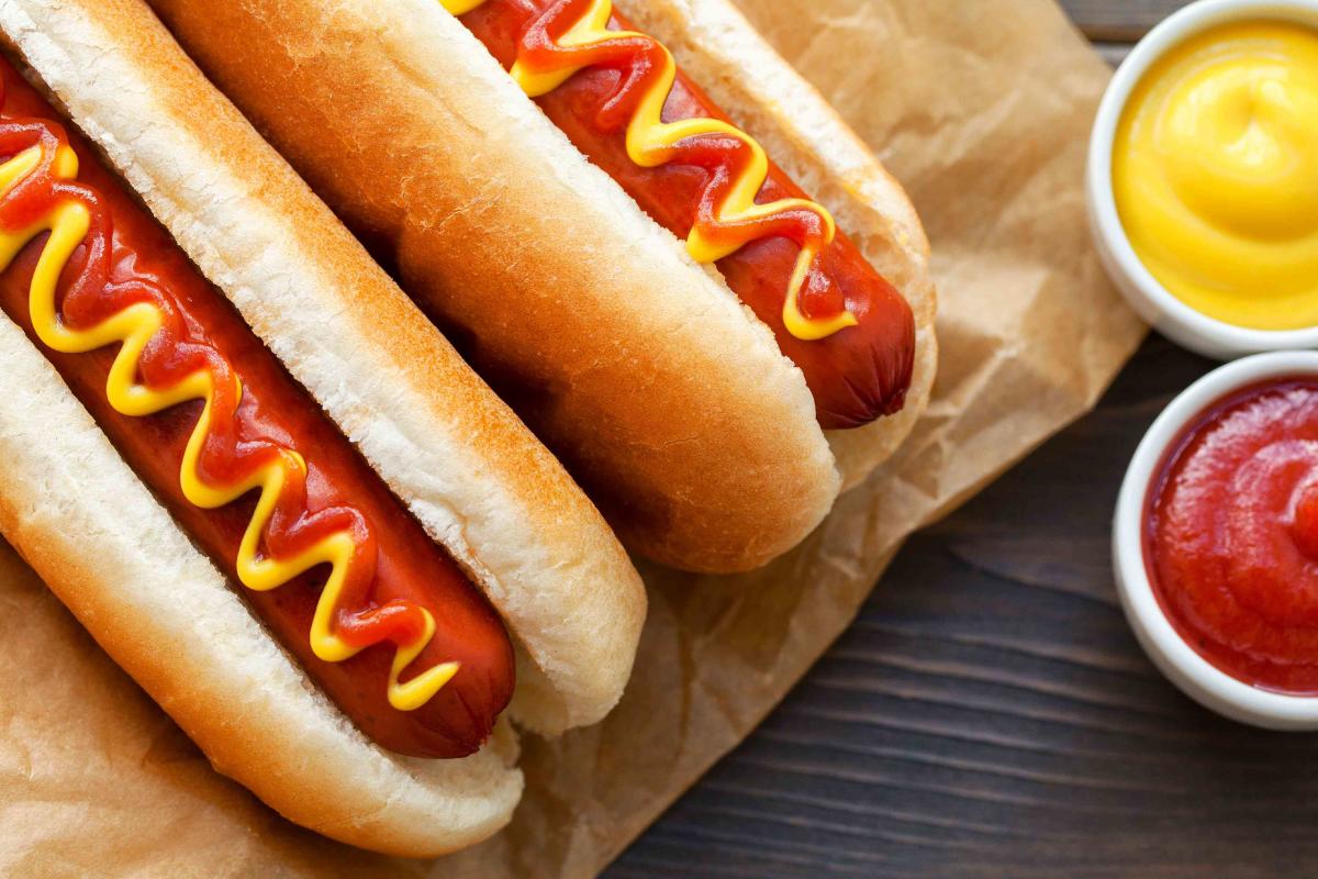 National Hot Dog Day 2023 Here's Where to Get Free Food and Discounts