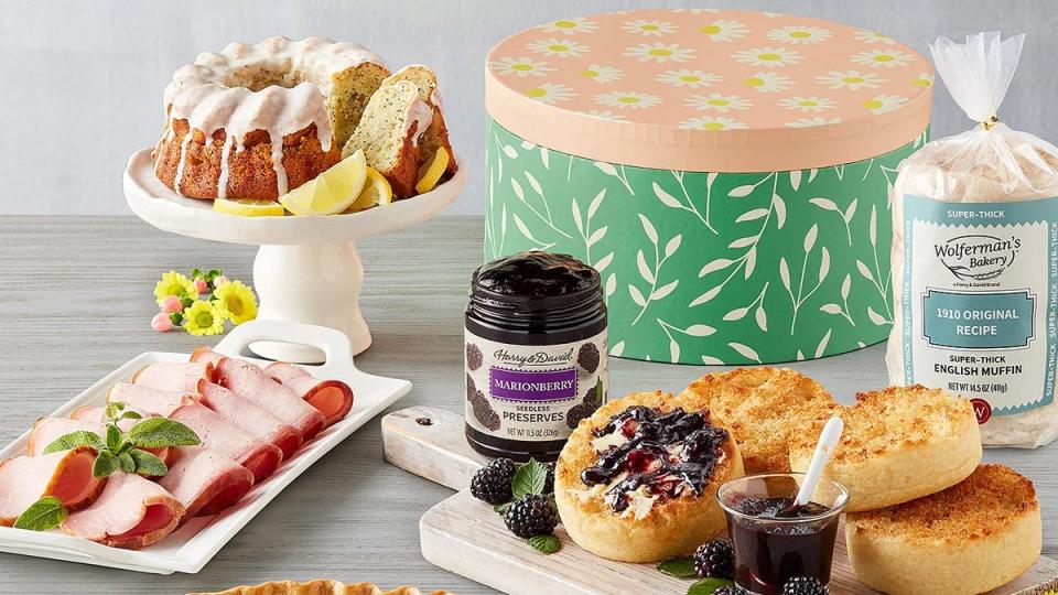 Turn Mother's Day into a spring picnic with this Spring Brunch Hat Box gift set.