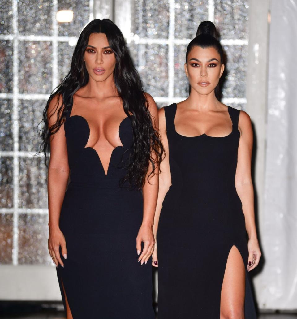 Kim Kardashian、Kourtney Kardashian共同參加 amfAR Gala New York 2019。