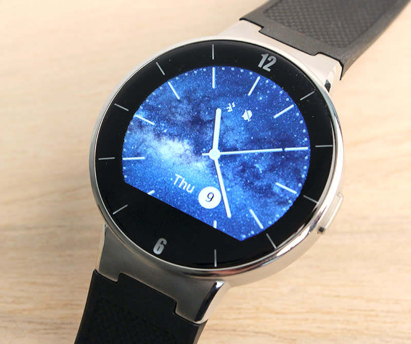 The display is fairly sharp, but it suffers the same problem as Moto 360 - there's a black bar at the bottom.