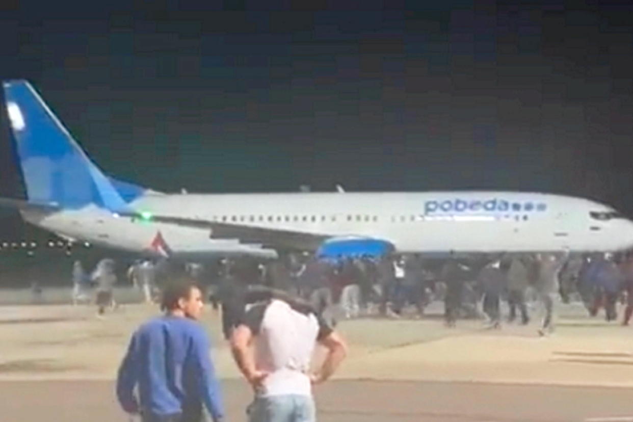 L'aéroport du Daguestan a été pris d'assaut par des manifestants anti-Israël.  - Credit:Capture d'écran d'X (ex-Twitter)