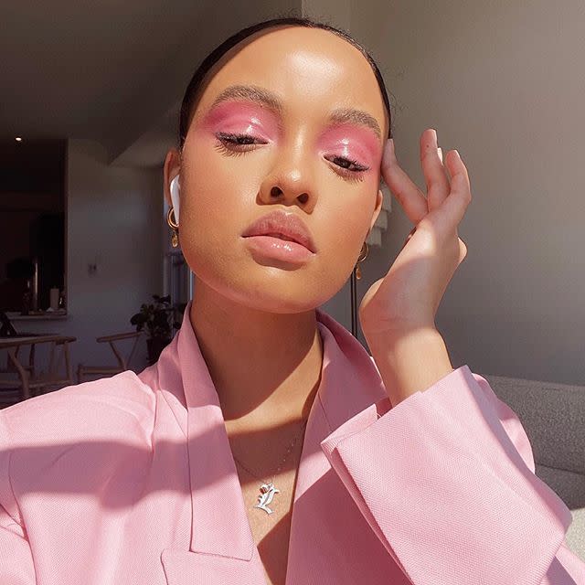 2) This Glossy Lid Trend for Winter 2020