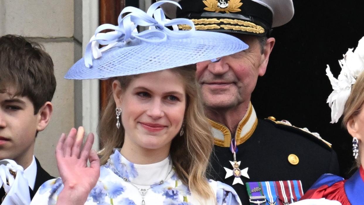 Lady Louise Windsor waves from balcony at King Charles's coronation