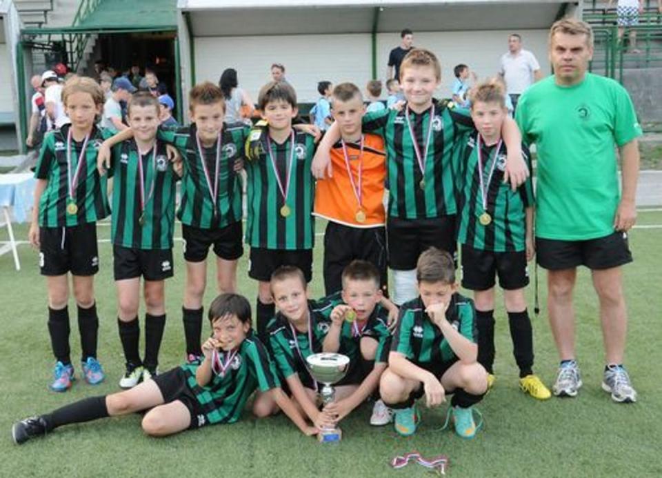 Sesko (third left) when playing for NK Rudar Trbovlje Under-11s (David Buovski, NK Rudar Trbovlje)