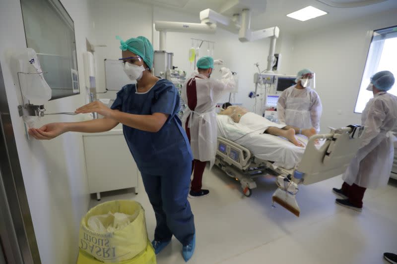 FILE PHOTO: Hospitalisations of COVID-19 patients rise in Marseille