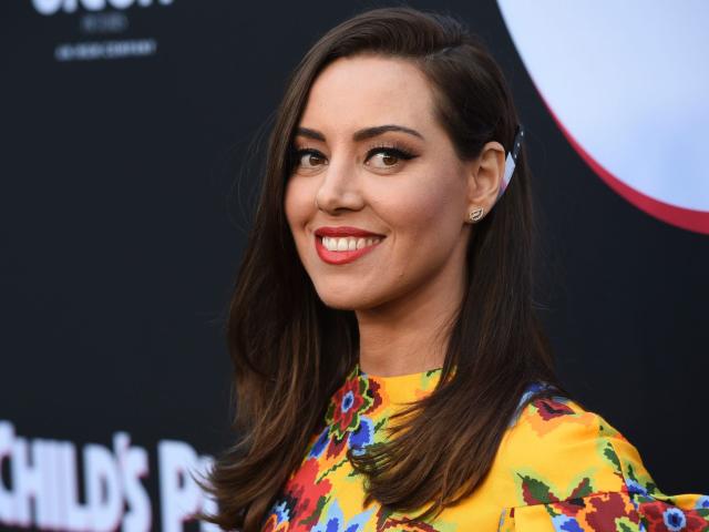 Aubrey Plaza Wasn't Upset at the SAG Awards, Her 'White Lotus' Co-Star  Insists