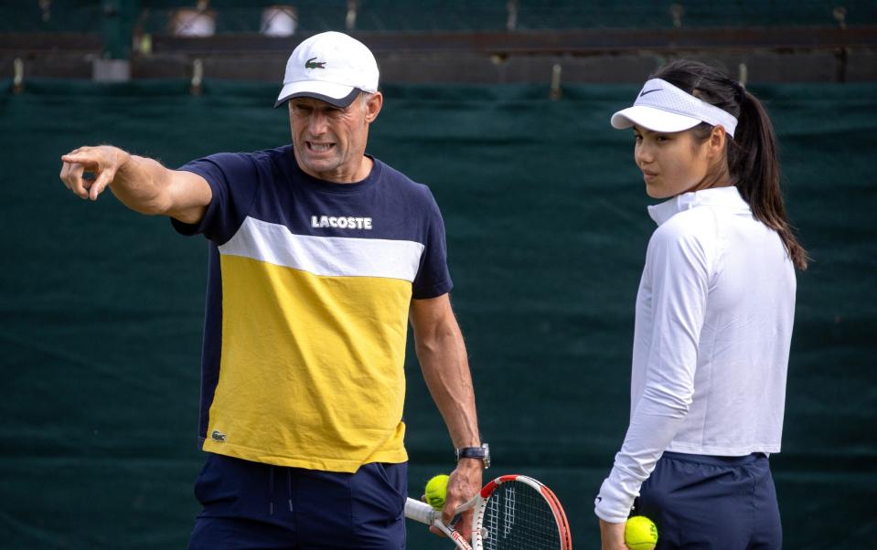 All England Lawn Tennis and Croquet Club, London, Britain - July 4, 2021 Britain's Emma Raducanu with her coach Nigel Sears during practice - Emma Raducanu switches coach after thrilling Wimbledon run - REUTERS