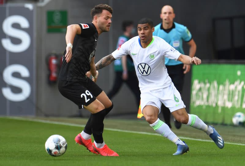 Bundesliga - FC Augsburg v VfL Wolfsburg