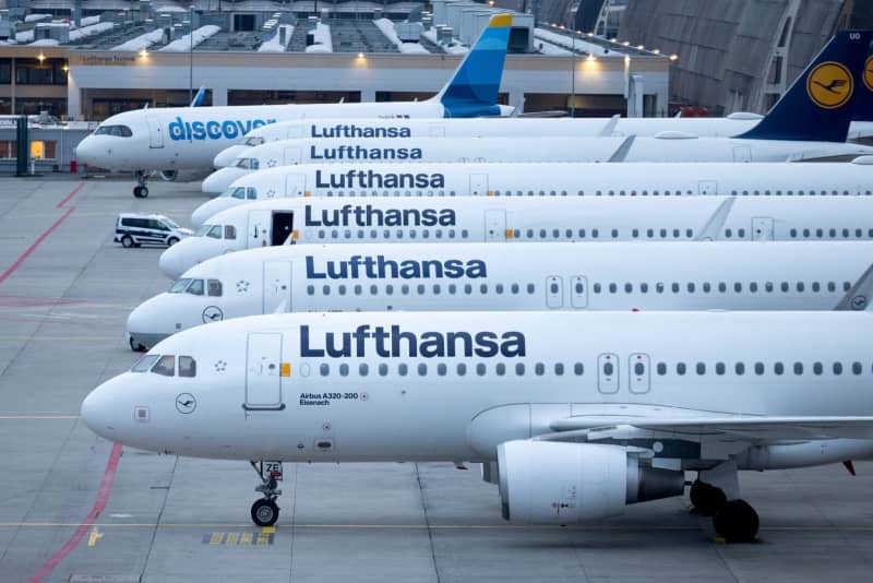 A view of parked Lufthansa aircrafts at Frankfurt Airport. Flight attendants of German carrier Lufthansa at Frankfurt Airport went on strike early on Tuesday, the cabin crew union Ufo said. Lando Hass/dpa