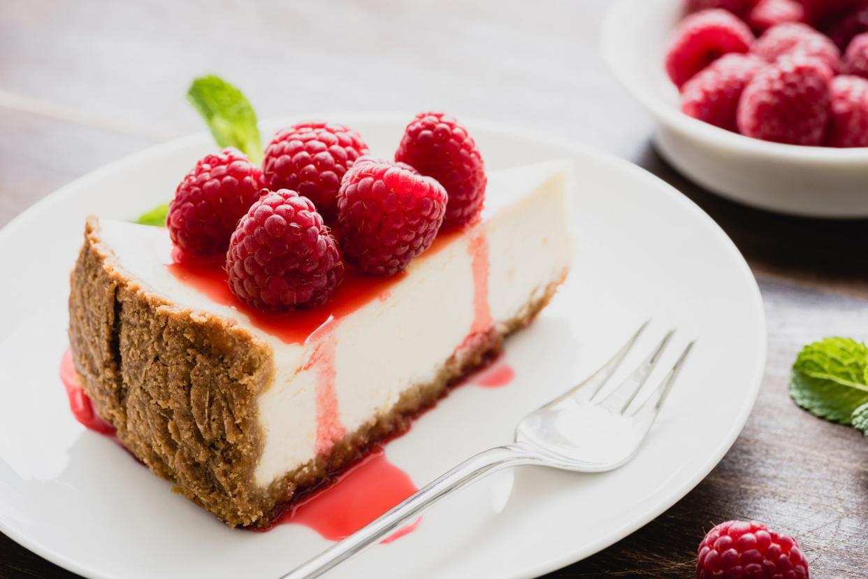 cheesecake raspberries