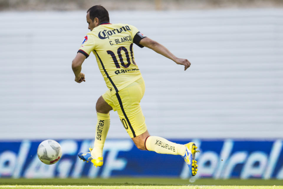 Hasta en su juego de despedida con el América, Cuauhtémoc Blanco recibió el trato de siempre por parte de la marca, quien le dio un diseño especial para la ocasión. (Foto: Miguel Tovar/LatinContent via Getty Images)