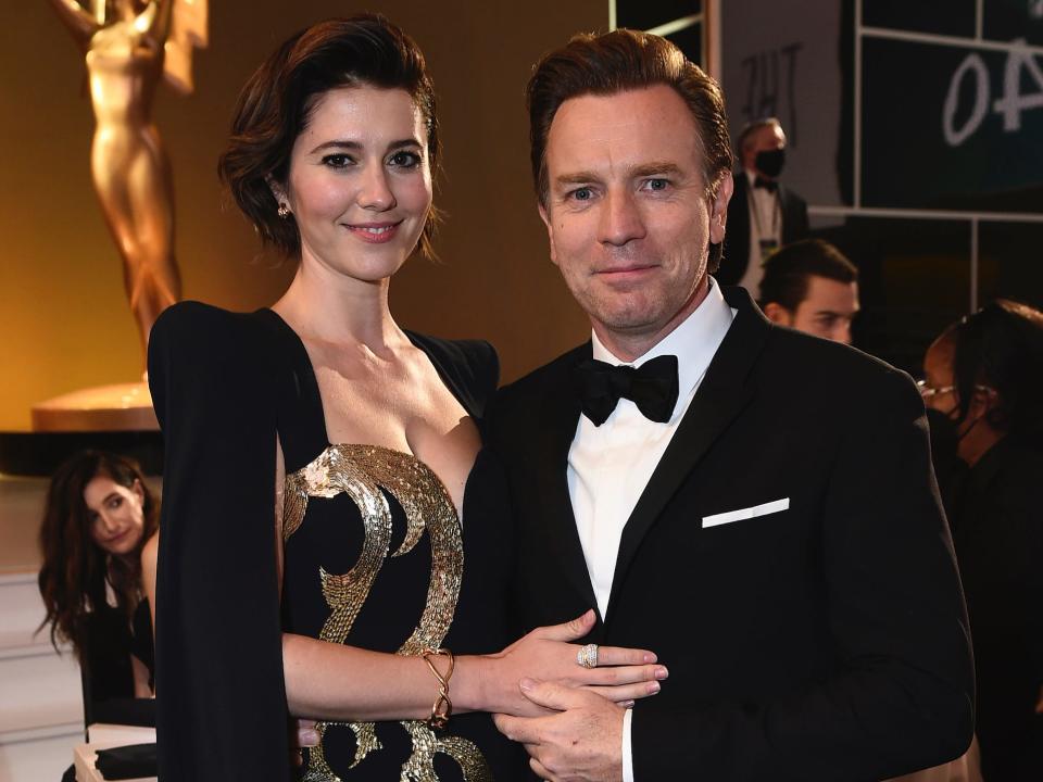 Mary Elizabeth Winstead and Ewan McGregor posing at the 2021 Emmys.