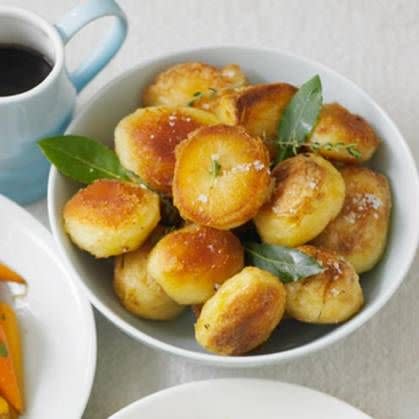 Bay and thyme roast potatoes recipe