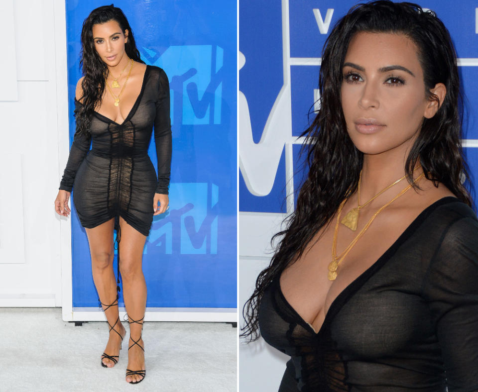 Ein Dekolleté-Best-of ohne sie ist einfach nicht denkbar – was Kim Kardashian bei den MTV Video Music Awards 2016 in New York in ihrem Vintage-Look von John Galliano so alles preisgab, war aber selbst für ihre Verhältnisse beeindruckend! (Bilder: WENN)