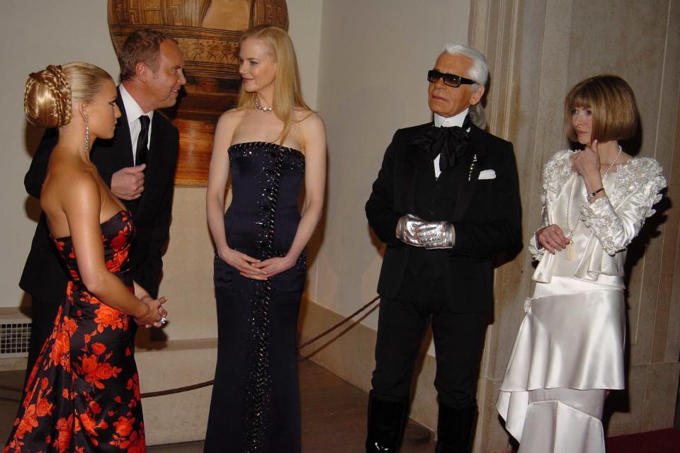 Simpson met with Lagerfeld, Michael Kors, Nicole Kidman and Anna Wintour in 2005. (Photo: Billy Farrell/Patrick McMullan via Getty Images)