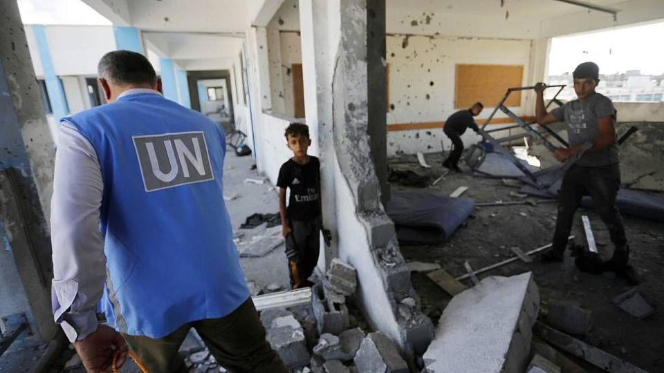 Escuela de UNRWA dañada en un bombardeo