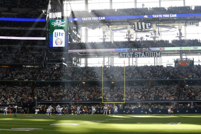 Watch: Blinding sunlight at AT&T Stadium causes issues during Cowboys-49ers