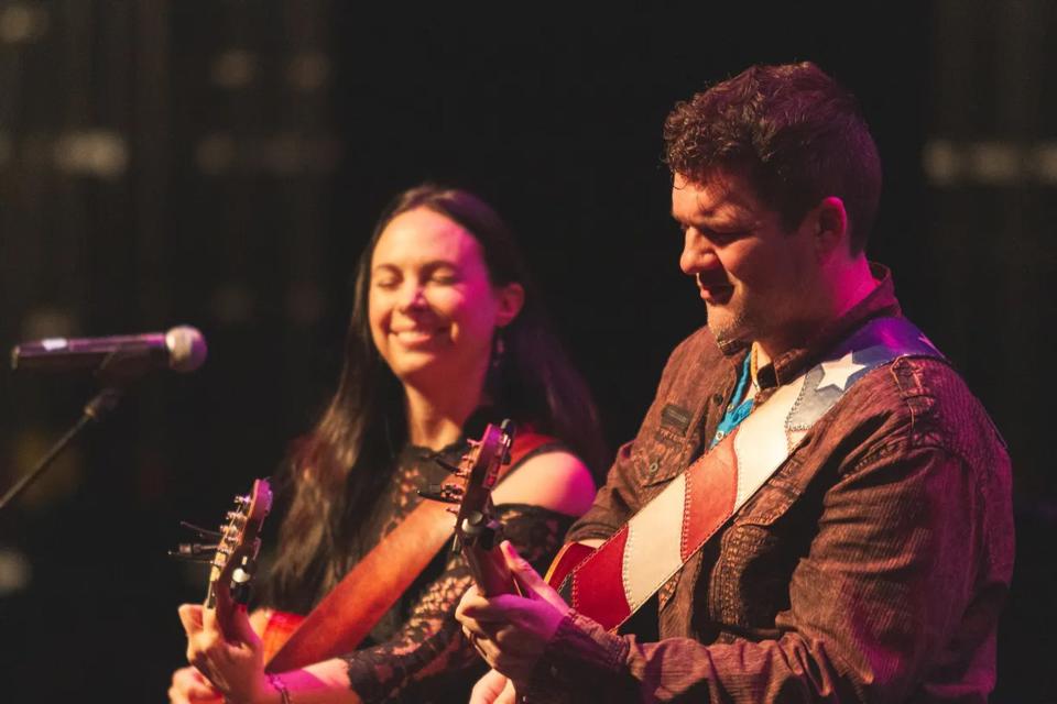 Danika and the Jeb, an acoustic duo of Danika Holmes and Jeb Hart, will perform at 7 p.m. Tuesday, Nov. 28, at the Goldfinch Room at Stephens Auditorium.