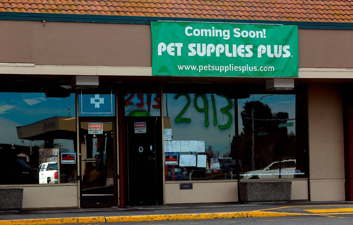 Pet Supplies Plus is preparing to open a store at 2913 W. Kennewick Ave. in Kennewick.