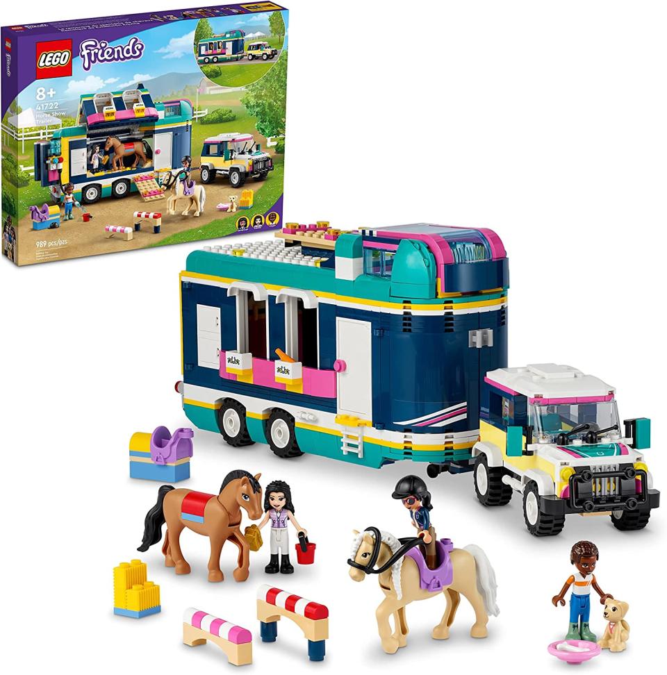 Kit de construcción Lego Friends 41722 Remolque de Exhibición Equina (989 Piezas)/Amazon.com.mx