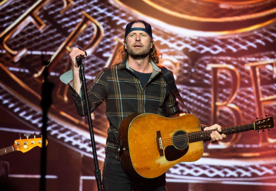 Country star Dierks Bentley will kick off the Live at the Garden series with a concert in June.