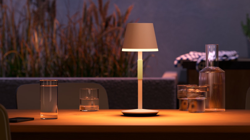 Hue Go Portable Table Lamp