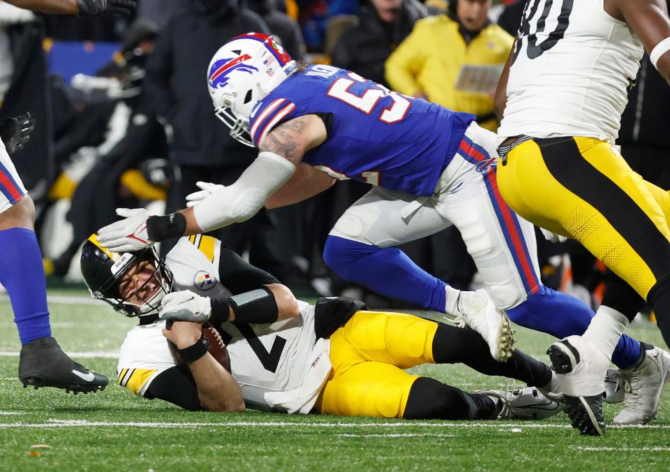 Linebacker A.J. Klein stepped in for Terrel Bernard last week and led the Bills with 11 tackles.