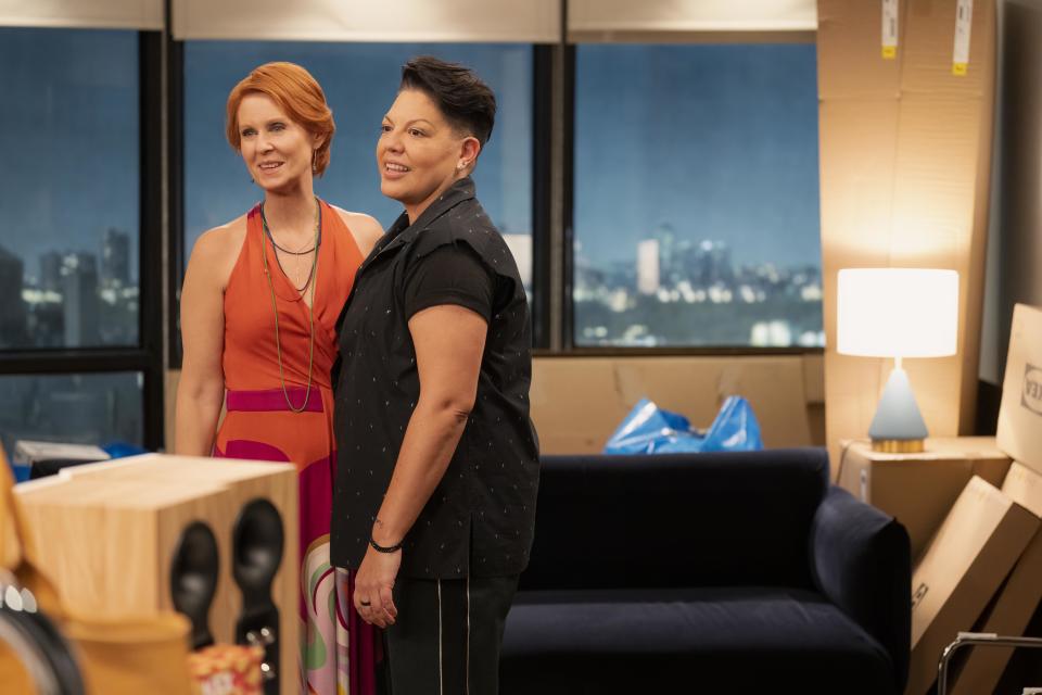 Cynthia Nixon as Miranda Hobbes & Sara Ramirez as Che Diaz in And Just Like That. (HBO/Sky)