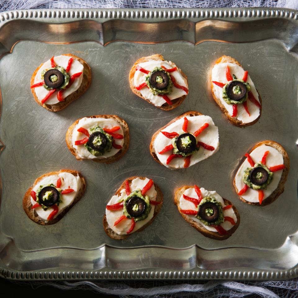 Mozzarella and Roasted Red Pepper Boo-schetta