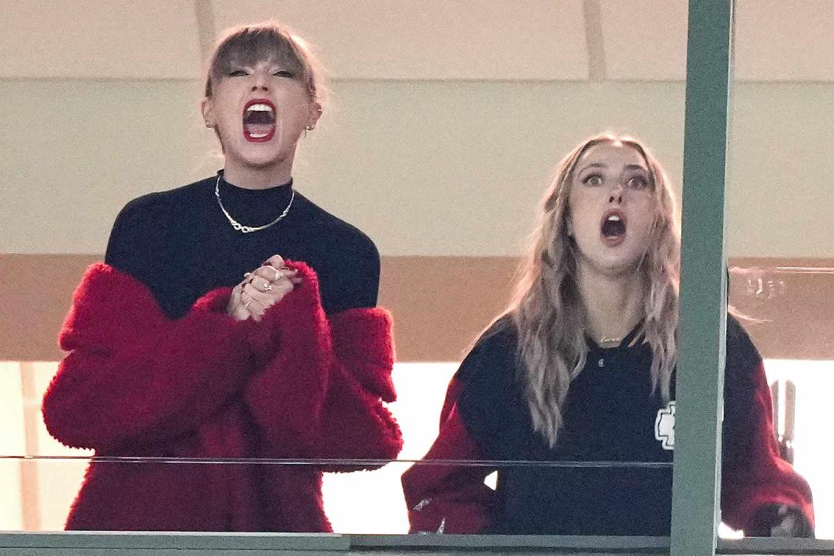 Taylor Swift and Brittany Mahomes hang out in the box at the Packers vs. Chiefs football game