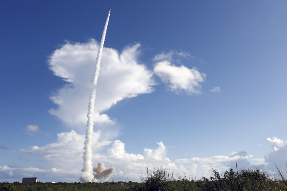 A United Launch Alliance Delta IV rocket lifts off from space launch complex 37 at the Cape Canaveral Air Force Station with the second Global Positioning System III payload, Thursday, Aug. 22, 2019, in Cape Canaveral, Fla. (AP Photo/Terry Renna)