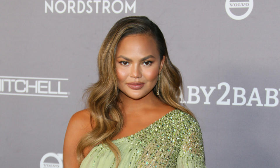 US model Chrissy Teigen arrives for the 2019 Baby2Baby Fundraising Gala at 3Labs in Culver City, California on November 9, 2019. - Baby2Baby will honor Chrissy Teigen with the Giving Tree Award, presented by John Legend, for her commitment to children in need. (Photo by Jean-Baptiste LACROIX / AFP) (Photo by JEAN-BAPTISTE LACROIX/AFP via Getty Images)