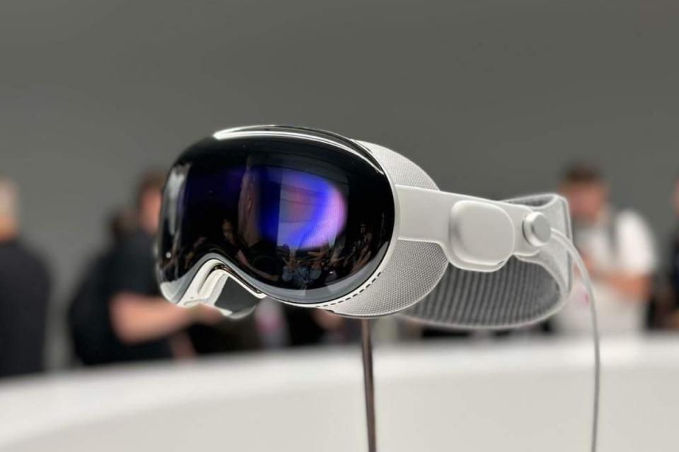 蘋果可能藉由精簡EyeSight功能、外部攝影鏡頭數量，準備推出低價版Vision Pro