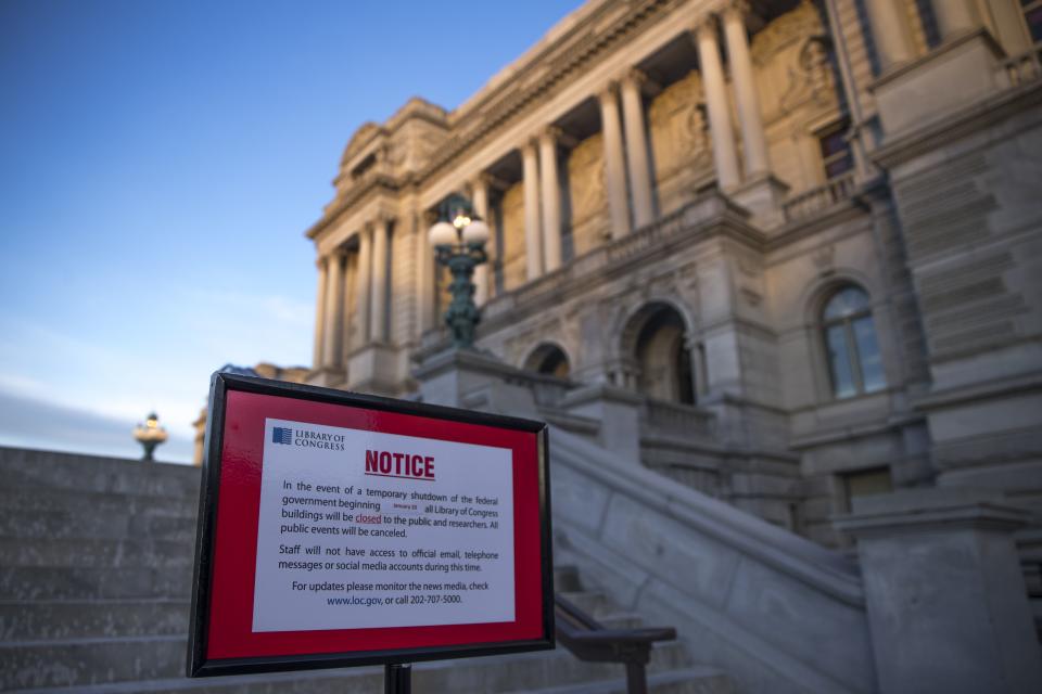 <p>A closed sign in front of the Library of Congress as the Senate continues work on ending the government shutdown in the U.S. Capitol in Washington, Jan. 20, 2018. (Photo: Shawn Thew/EPA-EFE/REX/Shutterstock) </p>