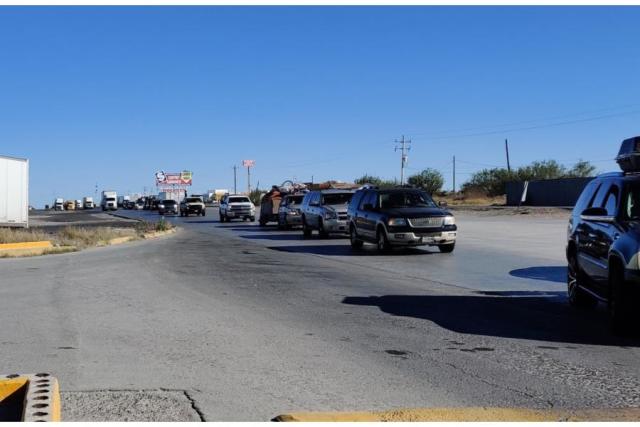 Mexicanos en EEUU parten en caravana hacia M xico para fiestas