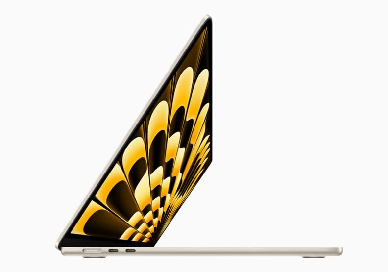 蘋果推出搭載M2晶片的15吋MacBook Air。取自蘋果官網