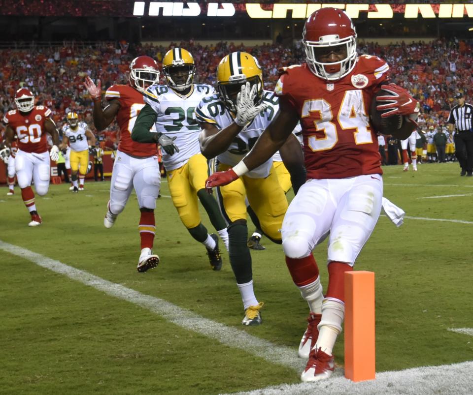 The Kansas City Chiefs have traded Knile Davis (R) to the Green Bay Packers. (AP)