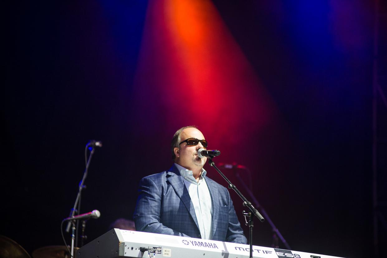 Gordon Mote is pictured during a 2018 benefit concert at Jacksonville State University.