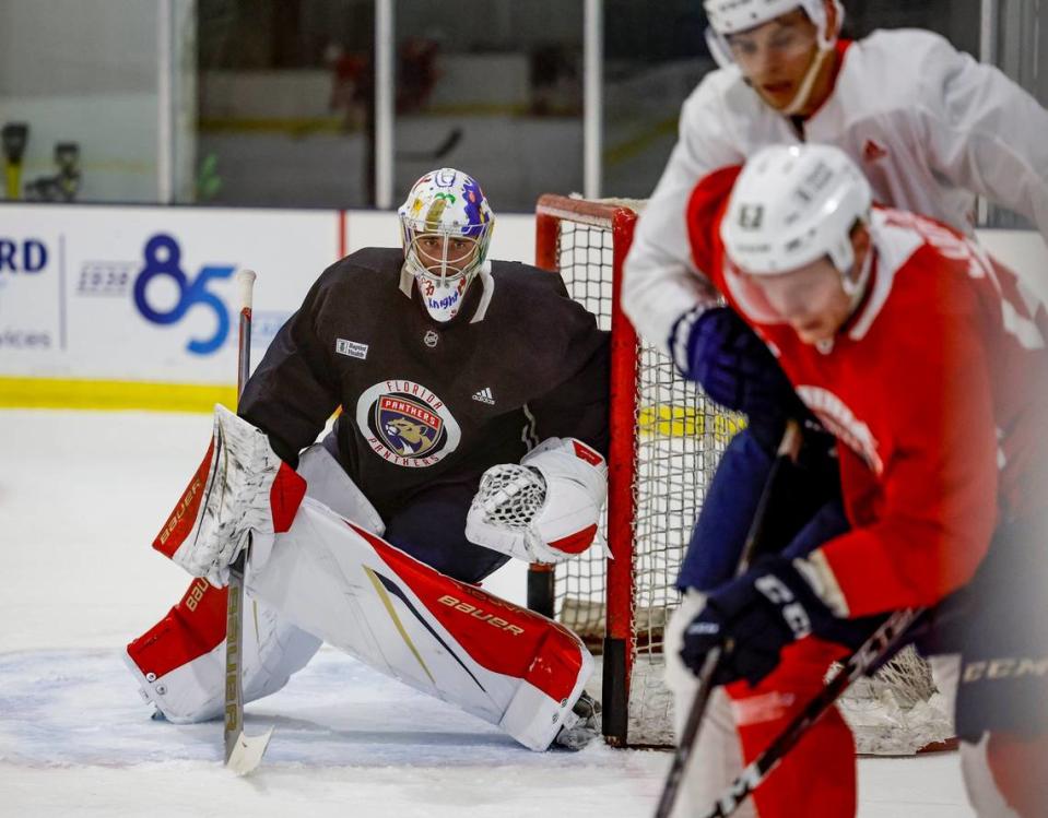 Florida Panthers Spencer Knight goal tender (30) during practice drills at Florida Panthers IceDen in Coral Springs, Florida on Thursday, September 21, 2023. Al Diaz/adiaz@miamiherald.com