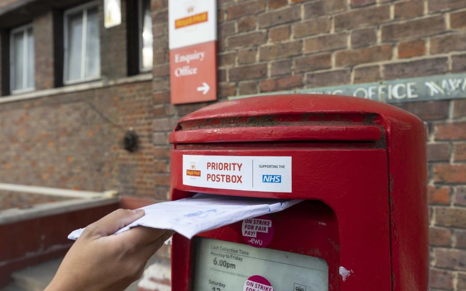 Royal Mail CWU strikes -  Rasid Necati Aslim/Anadolu Agency 