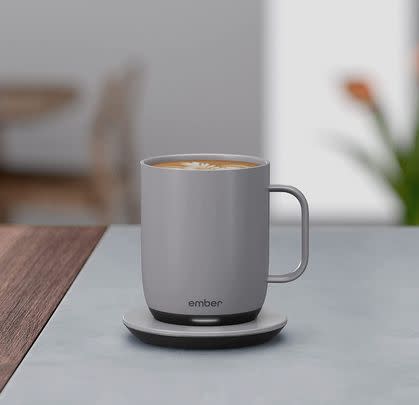 Treat your favourite tea or coffee drinker to this temperature-controlled mug