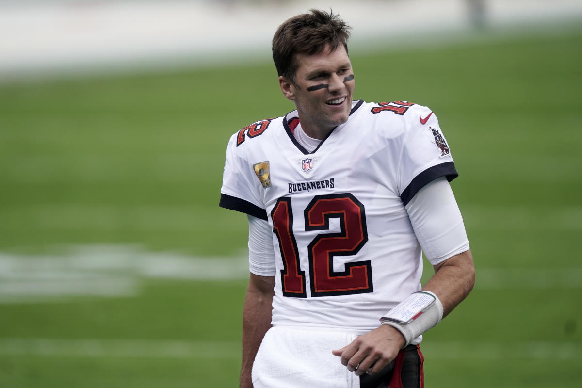 Report: Tom Brady turned down Bears offer because of cold weather