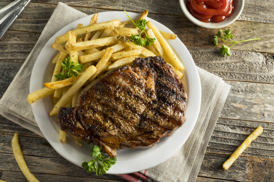 3 - Le traditionnel steak/frites