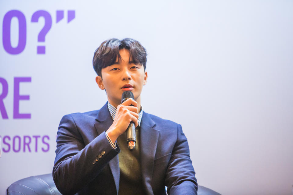 Park Seo-jun press conference in Singapore