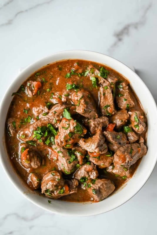 <p>Momma Fit Lyndsey</p><p><strong>Get the recipe: <a href="https://www.mommafitlyndsey.com/instant-pot-carne-asada" rel="nofollow noopener" target="_blank" data-ylk="slk:Instant Pot Carne Asada;elm:context_link;itc:0;sec:content-canvas" class="link rapid-noclick-resp">Instant Pot Carne Asada</a></strong></p>