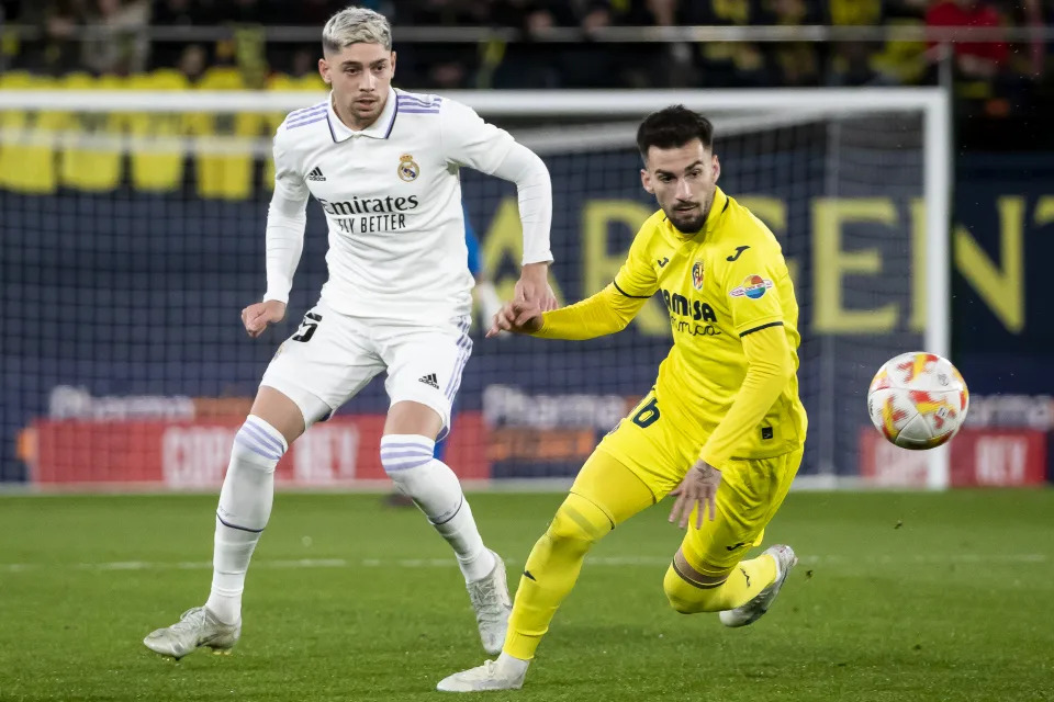 Federico Valverde of Real Madrid (L) and   Alejandro Baena of Villarreal CF   during  spainsh King Cup  match  between  Villarreal CF  and  Real  Madrid  at La Ceramica   Stadium  on January  19, 2023. (Photo by Jose Miguel Fernandez /NurPhoto via Getty Images)