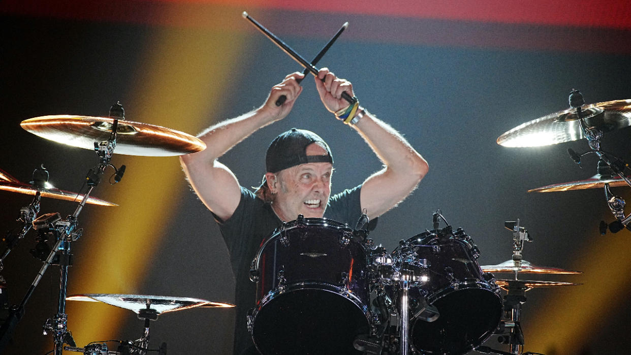  Lars Ulrich performing on stage, 2016 