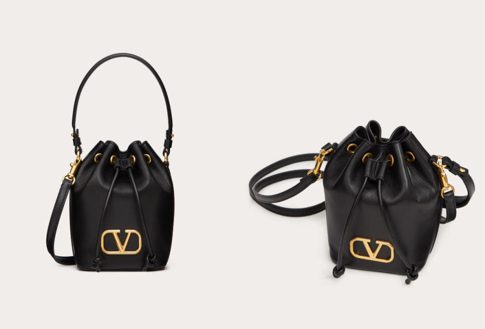 楊紫私下愛包：Valentino Mini Vlogo Signature納帕皮革水桶包！圖片來源：Valentino