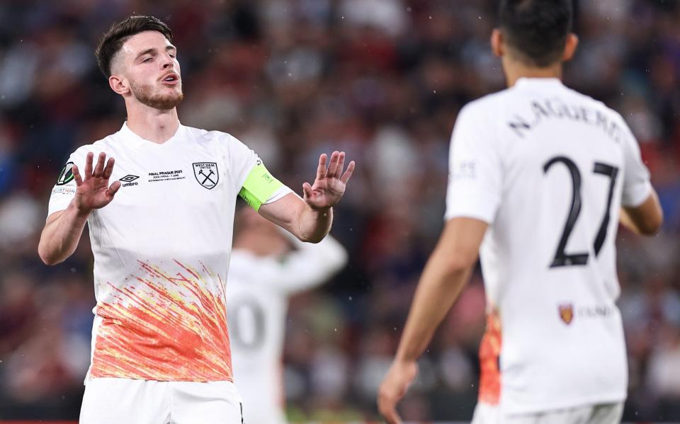  Declan Rice of West Ham United reacts during the UEFA Europa Conference League - Robbie Jay Barratt - AMA/Getty Images